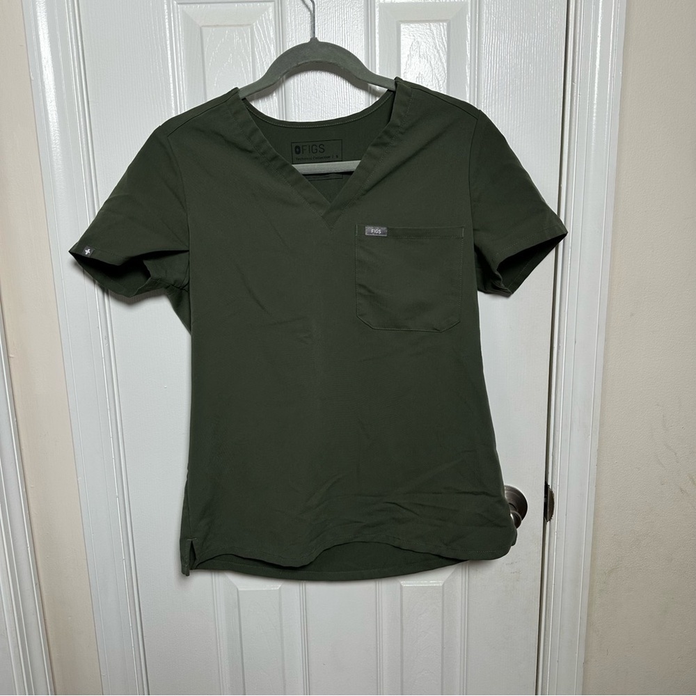 FIGS Women’s Scrub Top Size Small